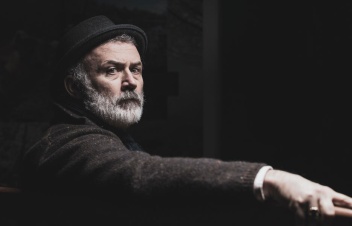 			Tommy Tiernan Coole Park Poetry Series 2021 Druid Photo By Matthew Thompson Colour