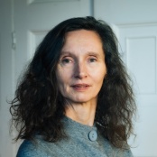 			Square Maureen Kennelly photo credit Ruth Medjber