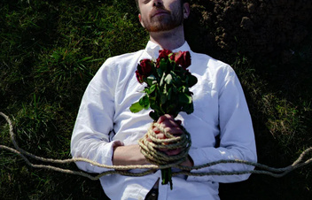 			Gulliverin Love Raphael Adams Hero Image Raphael Adams22 900x