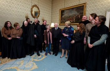 <p>President Higgins and Sabina Higgins with the cast of Riders to the Sea at Áras an Uachtaráin.</p>
		
