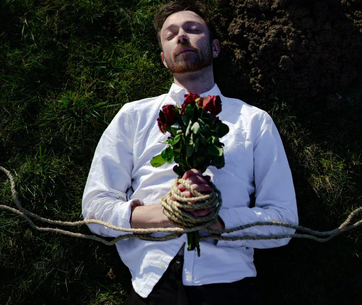 			Gulliverin Love Raphael Adams Hero Image Raphael Adams22 900x