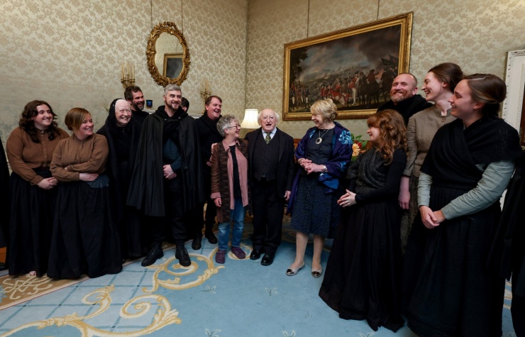 <p>President Higgins and Sabina Higgins with the cast of Riders to the Sea at Áras an Uachtaráin.</p>
		