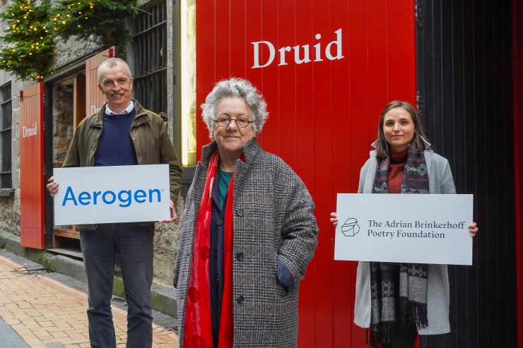 Pictured On Druid Lane Lto R John Power Aerogen Founder Ceo Garry Hynes Druid Co Founder Artistic Director Claire Mullane Druid Community Education Program